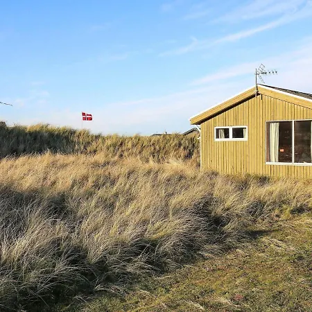 Two-bedroom Holiday In 11
